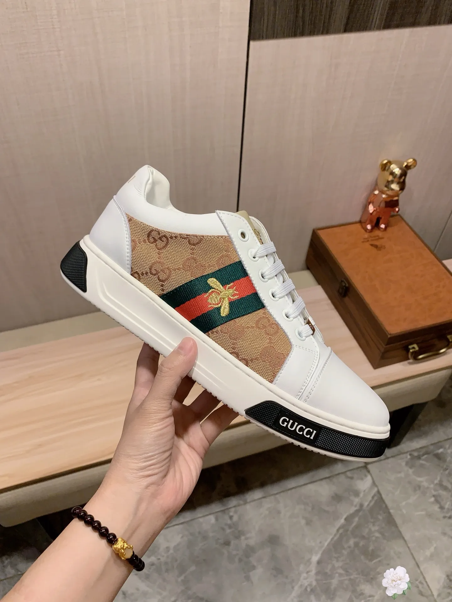 Men's Men's Shoes💰420💰💰🎩🎩[Lightning][Lightning] "Gucci*" The latest and most popular casual shoes, top brand [seduce] luxury ~ purchasing agency, top ~ quality. [Strong] The upper is made of imported breathable cowhide with material ➕ breathable sheepskin feet (•) and fine workmanship. The original stylish and stylish soft rubber wear-resistant and non-slip outsole is light and comfortable on the feet. The real thing looks better when photographed in person. 0099: code: 38-44, 2️⃣ colors selected